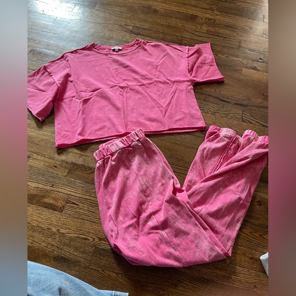 Pink Women's Comfy Set Size Medium - Picture 1 of 5
